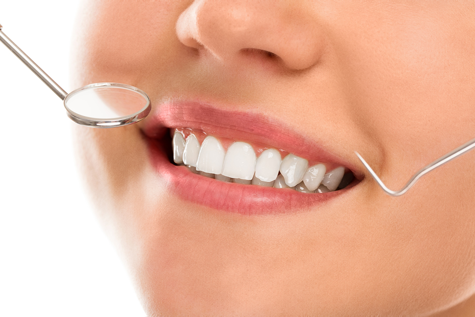 Clinicas Den - Implantes Dentales