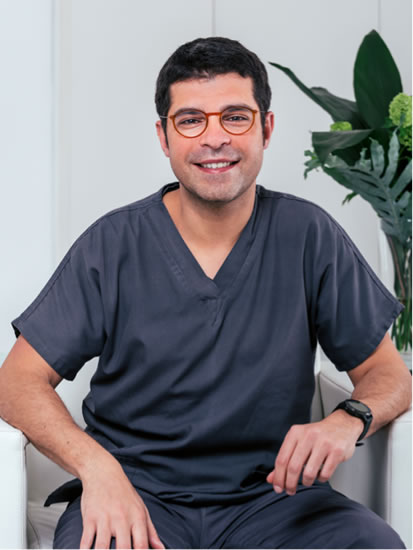 Clinicas Den - Nosotros - Dr Daniel Jimenez - Periodoncista