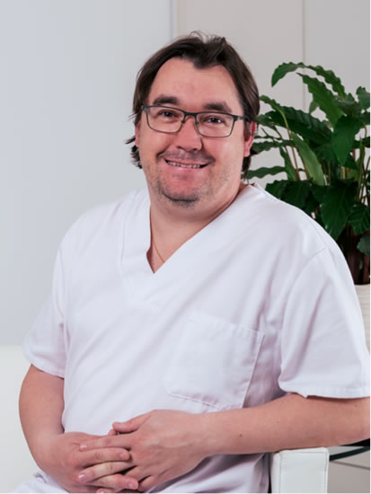 Clinicas Den - Nosotros - Dr Gonzalo Gomez Val - Endodoncista