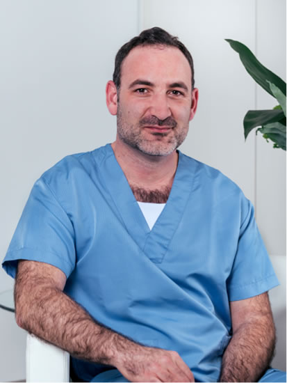 Clinicas Den - Nosotros - Dr Ramon Sieira - Cirujano oral y Maxilofacial