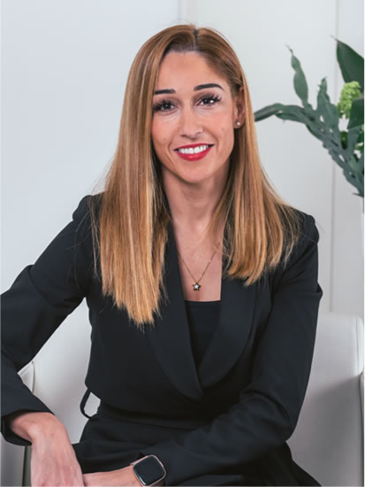 Leticia Gonzalez, Directora Comercial en Clínicas Den