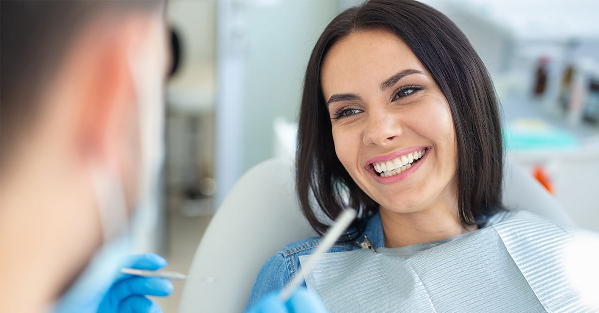 Clínicas Den - ¿Qué es un curetaje dental o raspado y alisado radicular, para qué sirve y cuándo se realiza?