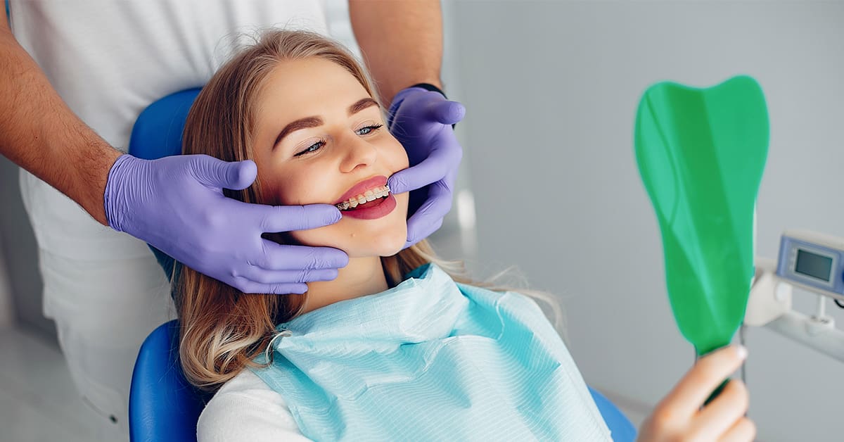 Clínicas Den - ¿Qué es el stripping en ortodoncia, para qué sirve y cuándo es necesario limar los dientes?