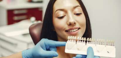 Blanqueamiento dental en casa ¿Es este tratamiento efectivo y seguro?