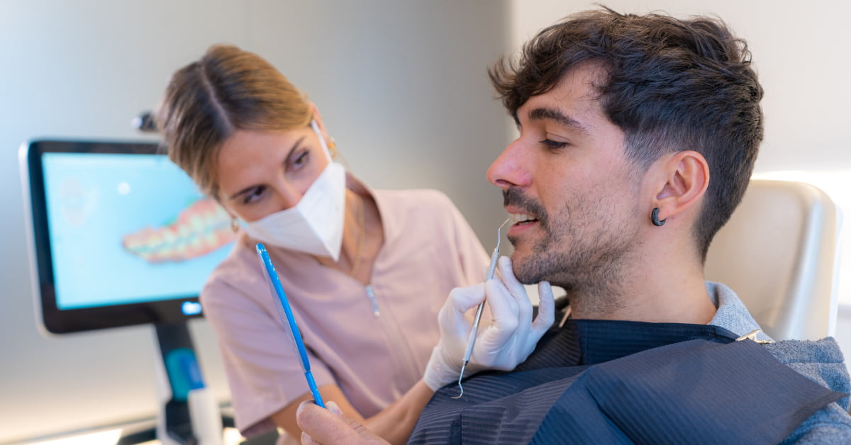 Clínicas Den - ¿Qué es la sobremordida y cómo se corrige este tipo de maloclusión dental?