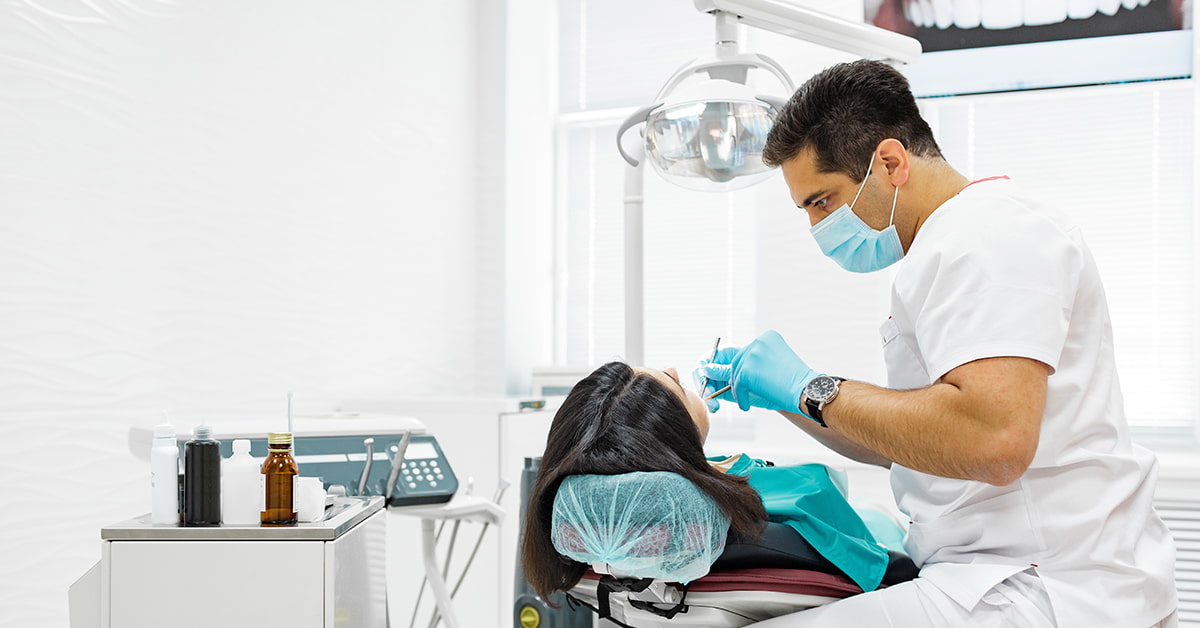Clínicas Den - ¿Qué es la prostodoncia y qué tratamientos se realizan en esta rama de la odontología?