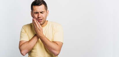 ¿Sufres dolor de mandíbula? Descubre sus causas y cómo podemos tratarlo