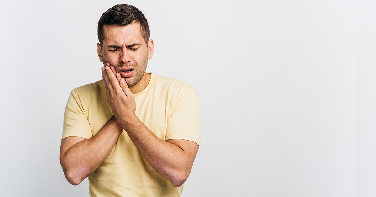 Clínicas Den - ¿Sufres dolor de mandíbula? Descubre sus causas y cómo podemos tratarlo