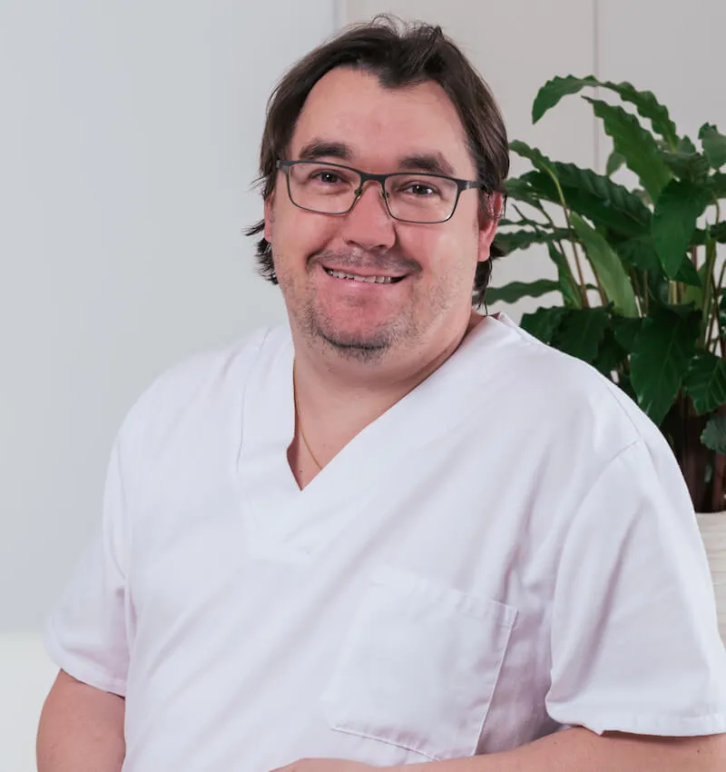Banco Fresco Anoi Doctor Gonzalo Gómez Val, especialista en Endodoncia