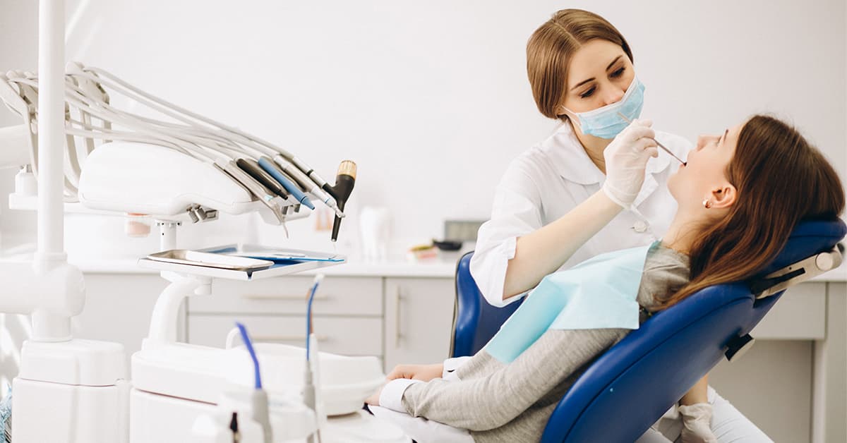 Clínicas Den - ¿Qué es la agenesia dental, cuáles son sus causas y tratamiento?