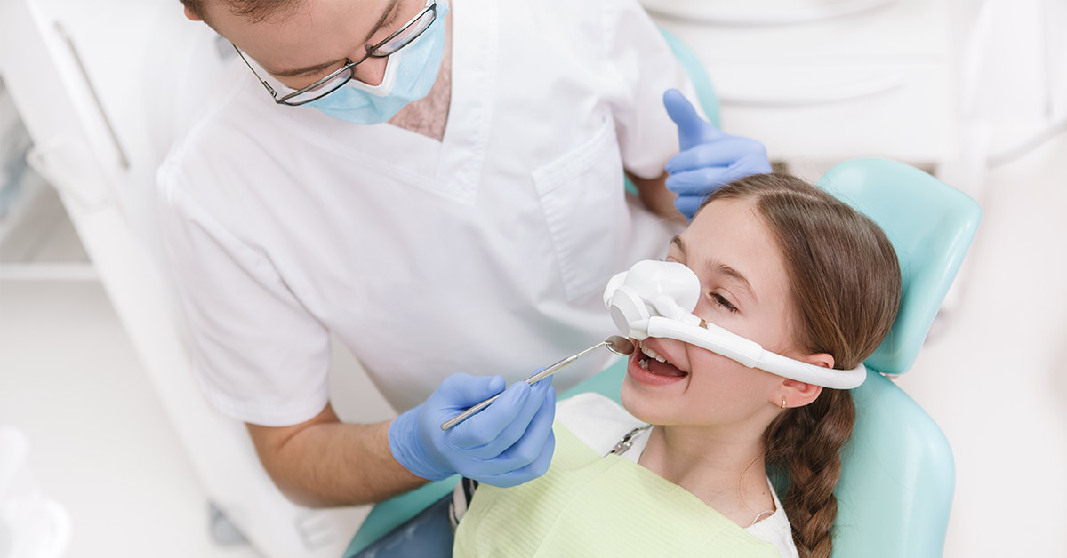 Clínicas Den - ¿Qué es la sedación consciente y cuándo se utiliza en el dentista?