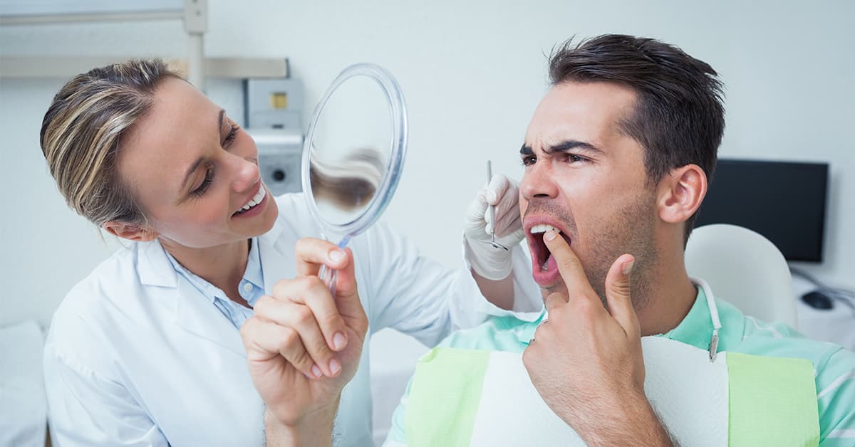 Clínicas Den - Desgaste dental ¿Qué es y cuáles son las soluciones para este problema dental?