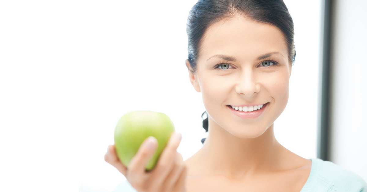 Clínicas Den - ¿Qué es la dieta blanca y qué alimentos se pueden comer después del blanqueamiento dental?