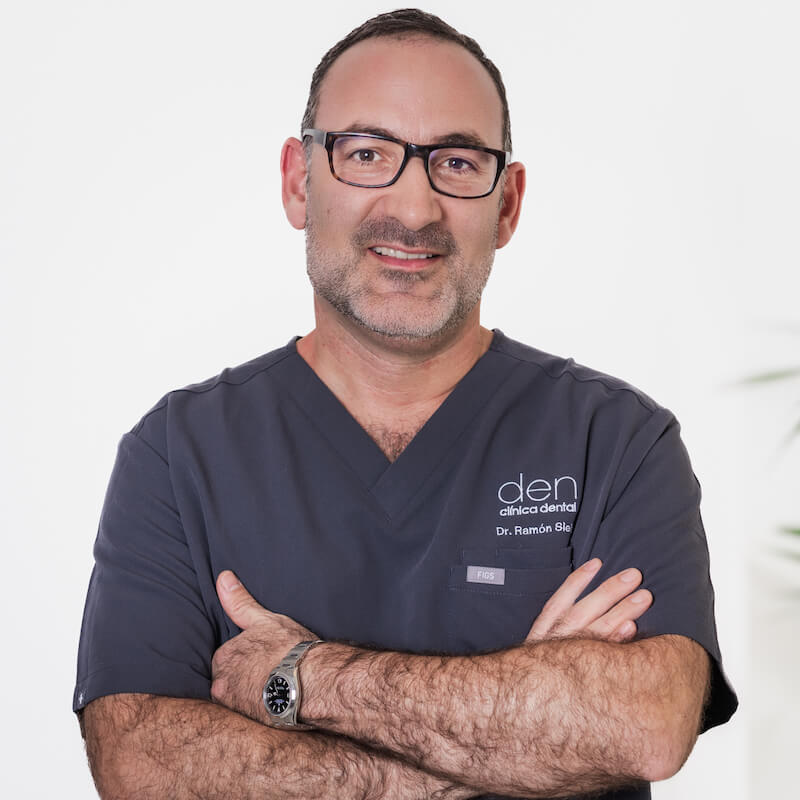 Dr. Ramón Sieira Gil, Cirujano Oral y Maxilofacial