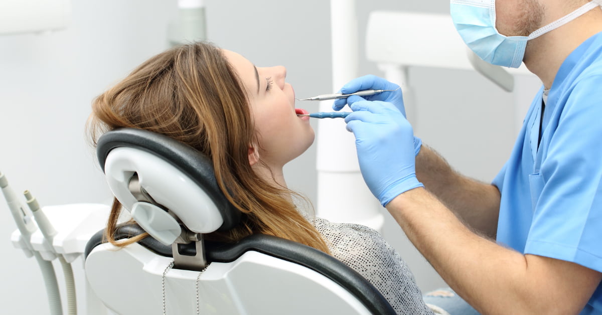 Clínicas Den - ¿Con periodontitis se puede hacer ortodoncia? Te lo explicamos con un caso real Clínicas Den - ¿Con periodontitis se puede hacer ortodoncia? Te lo explicamos con un caso real