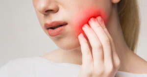 Trastornos de la articulación temporomandibular ¿Cuáles son sus causas, síntomas y tratamientos? ¿Cuál es la causa de los trastornos de la articulación temporomandibular y sus tratamientos?